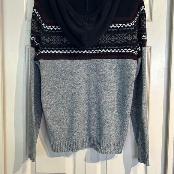 Urban Pipeline Hooded Sweater - Picture 7 of 8